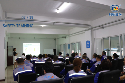 利馳智裝 一站式叉車解決方案與專業(yè)企業(yè)培訓(xùn)服務(wù)